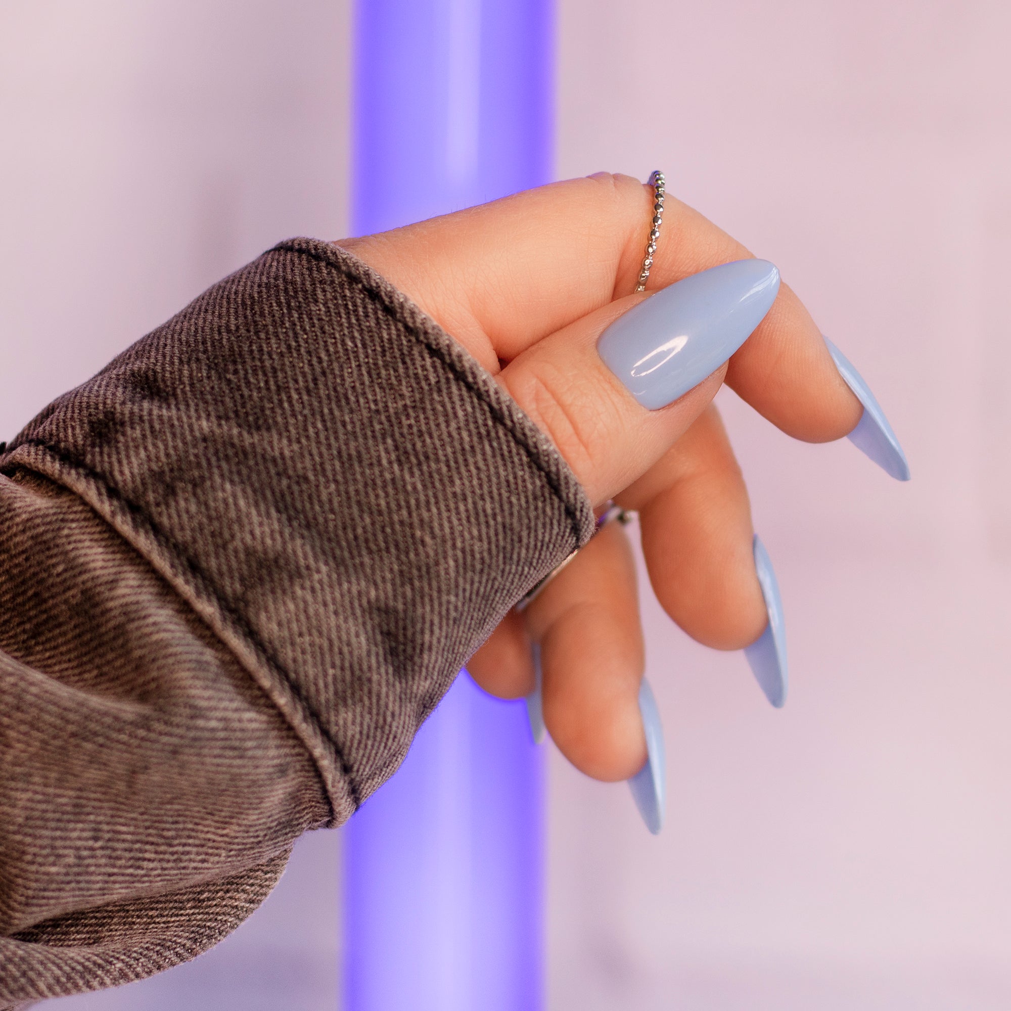 Side Chick Gel Polish 7.5ml - 2AM LONDON